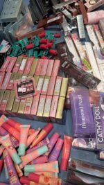 ⁦كيسة المفاجئات الخاصة بالمكياج 🛍️💄⁩ - الصورة ⁦3⁩